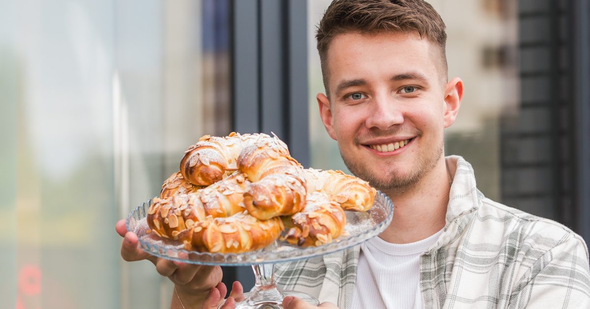 Vojtěch Vrtiška s pruhovanými rohlíky